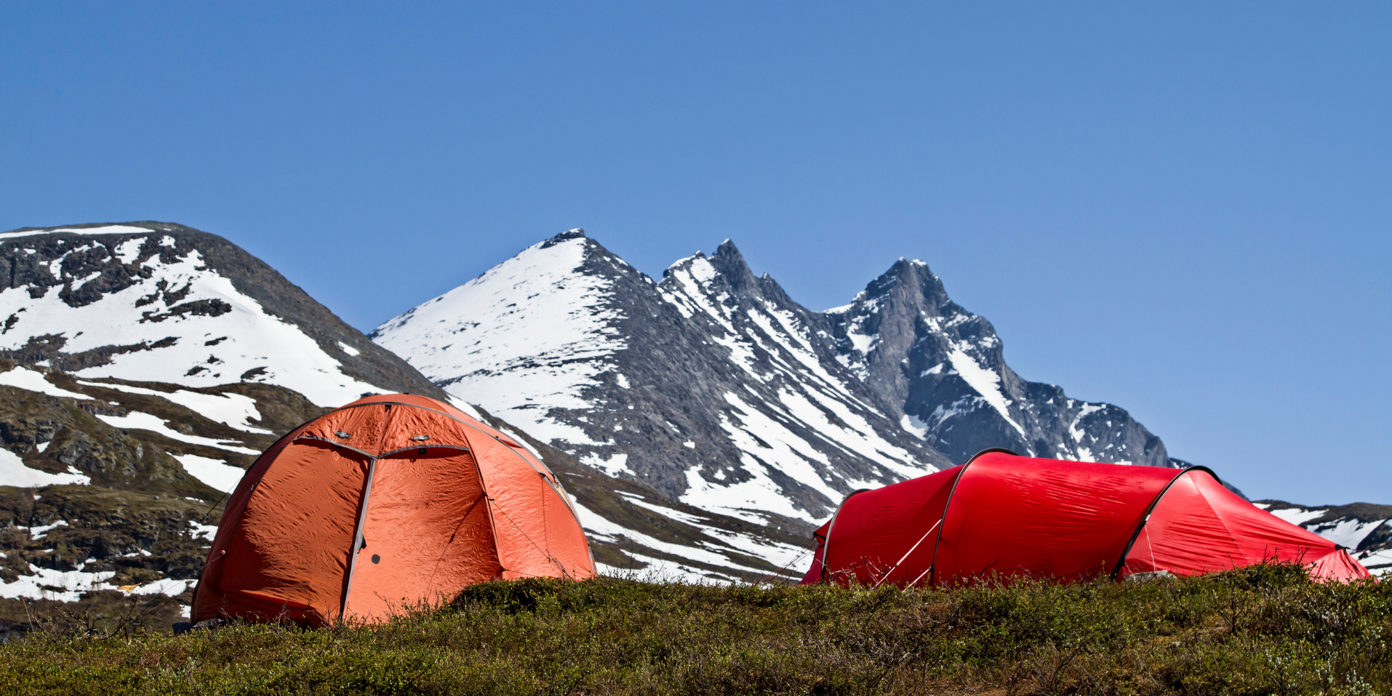 Winter bivouac: how to sleep in the mountains when it's cold?